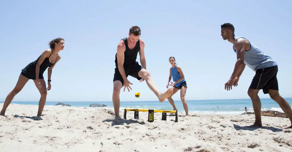 How Do You Play Defense In Spikeball?
