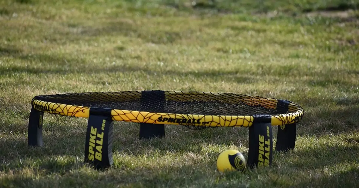 Do Pockets Count In Spikeball?